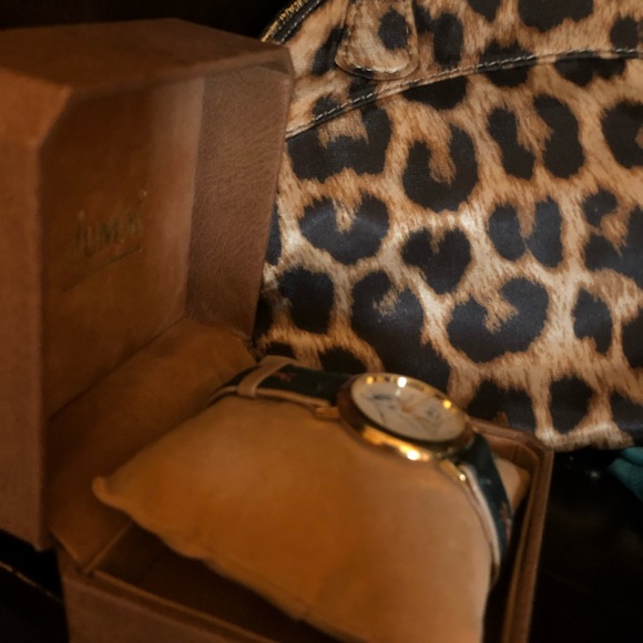 Woman’s Equine themed Watch - Picture 4 of 6